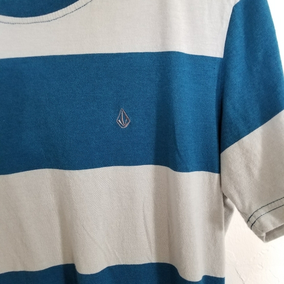 Volcom Striped Shirt - Picture 2 of 3